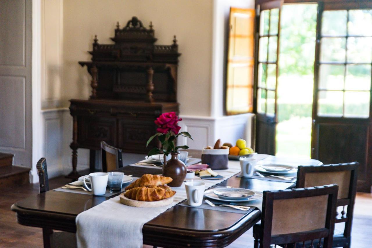 Bed and Breakfast Le Bas Chitray Menil Екстер'єр фото
