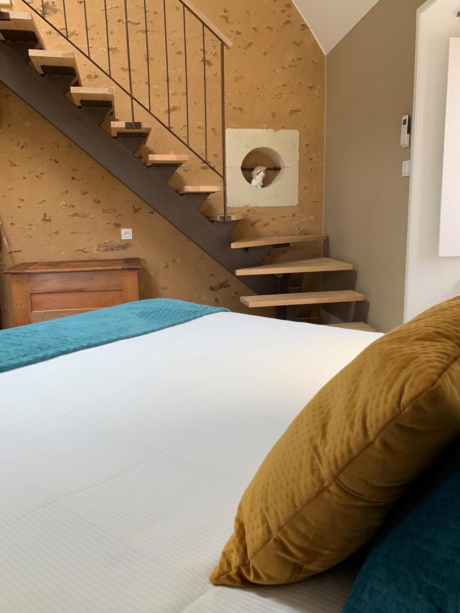 Bed and Breakfast Le Bas Chitray Menil Екстер'єр фото