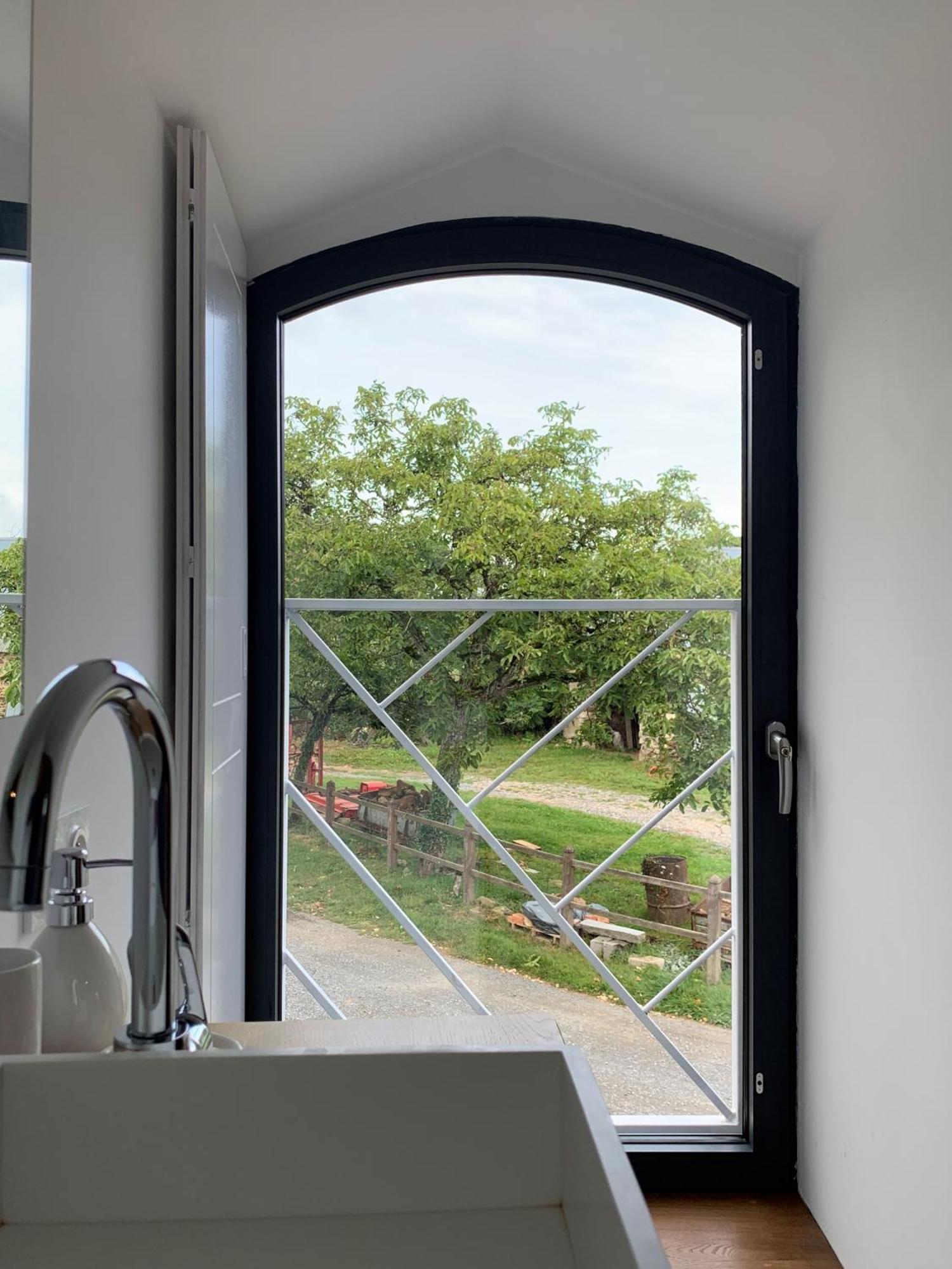 Bed and Breakfast Le Bas Chitray Menil Екстер'єр фото