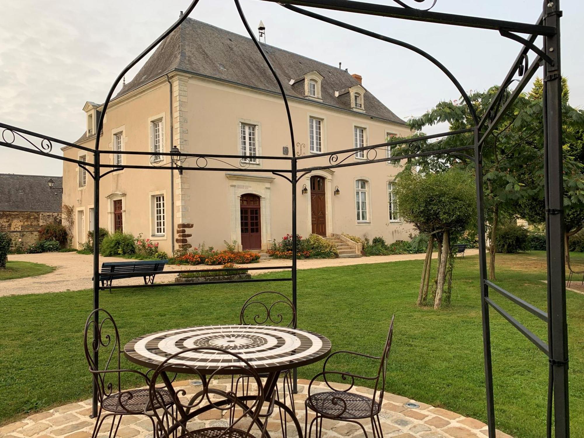Bed and Breakfast Le Bas Chitray Menil Екстер'єр фото